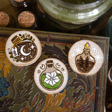 Load image into Gallery viewer, Herbs & Potions - Wooden Amulet Pack