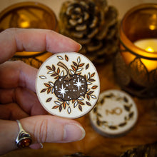 Load image into Gallery viewer, Pumpkin Magic Yes/No Coins - Illustrated Divination Set