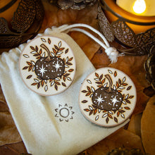 Load image into Gallery viewer, Pumpkin Magic Yes/No Coins - Illustrated Divination Set