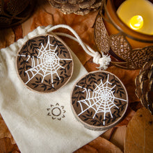 Load image into Gallery viewer, Spiderweb Yes/No Coins - Illustrated Divination Set