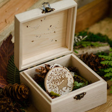 Load image into Gallery viewer, Wandering Elk With Autumn Leaves - Maple Wooden Box