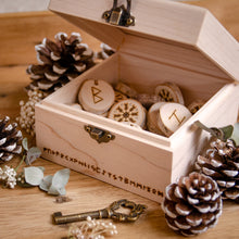 Load image into Gallery viewer, Vegvísir Norse Talisman - Maple Wooden Box