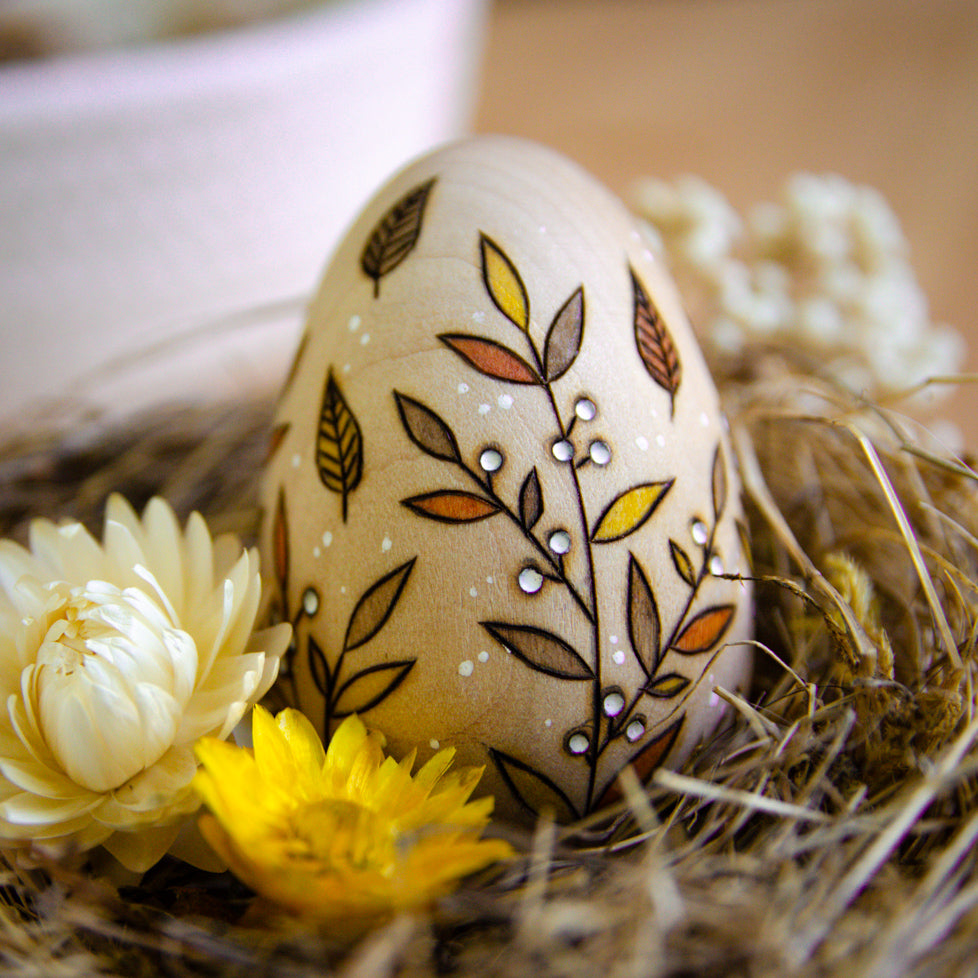 'Amber Meadows' - Spring Decor - Medium Wooden Egg